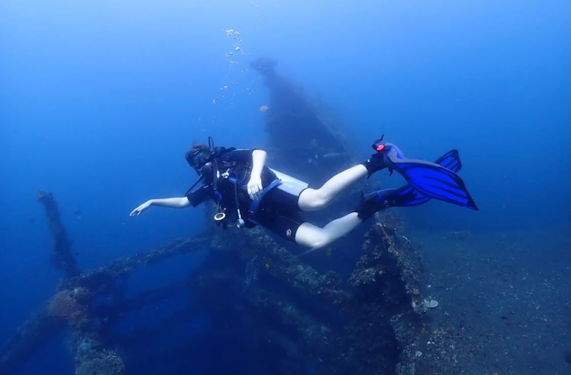 Diving in Amed